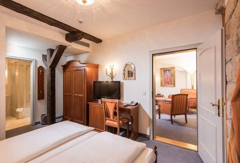 高级大房间, Goldener Lowe