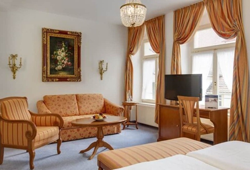 小型套房, Goldener Lowe