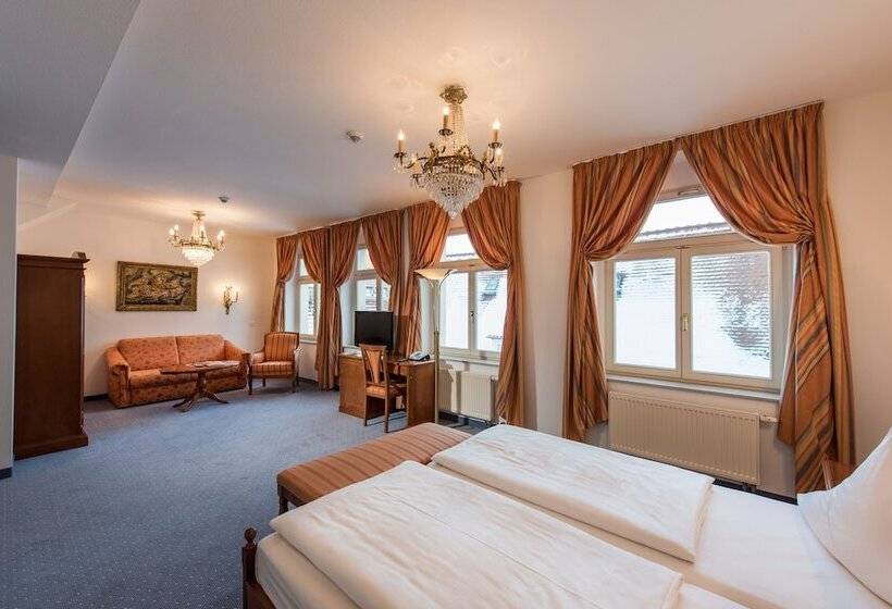 小型套房, Goldener Lowe