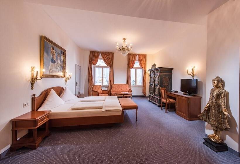 小型套房, Goldener Lowe