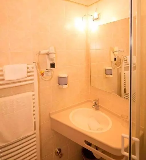 اتاق کلاسیک, Goldenes Roessl Adults Only