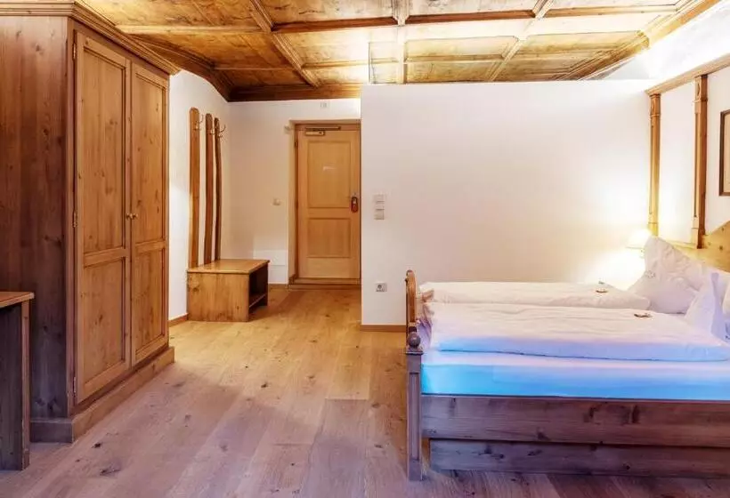 اتاق کلاسیک, Goldenes Roessl Adults Only
