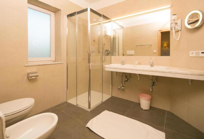 חדר סופריור עם מרפסת, Goldenes Roessl Adults Only