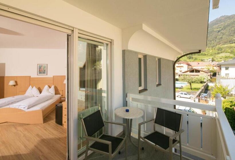 חדר סופריור עם מרפסת, Goldenes Roessl Adults Only