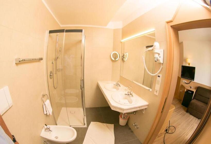 Номер Superior с Балконом, Goldenes Roessl Adults Only
