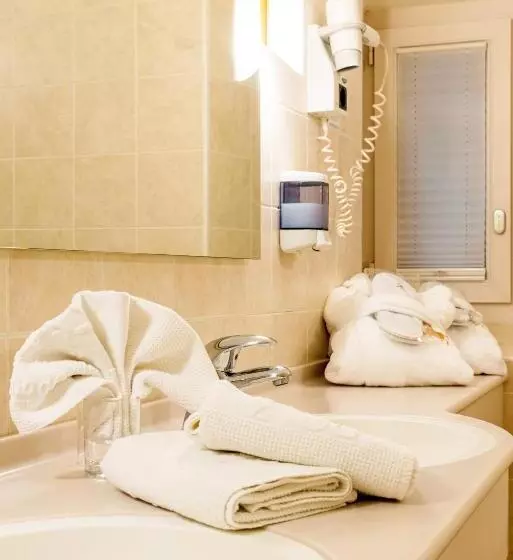 سوییت جونیور, Goldenes Roessl Adults Only