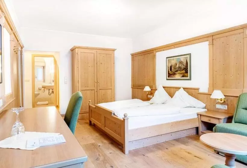 سوییت جونیور, Goldenes Roessl Adults Only