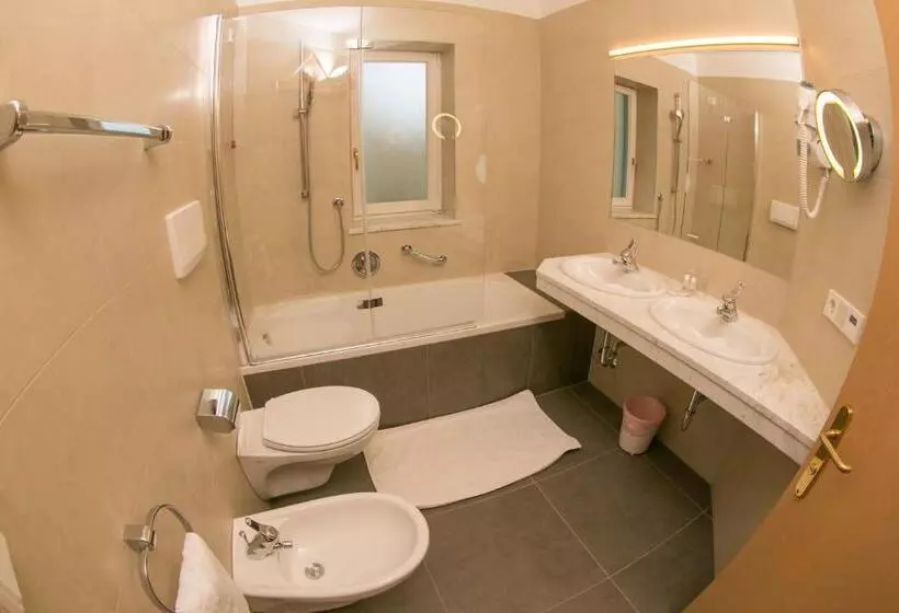 اتاق سوپریور چهار تخته, Goldenes Roessl Adults Only