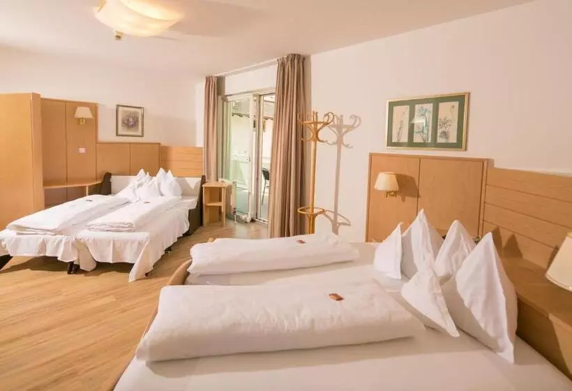 اتاق سوپریور چهار تخته, Goldenes Roessl Adults Only