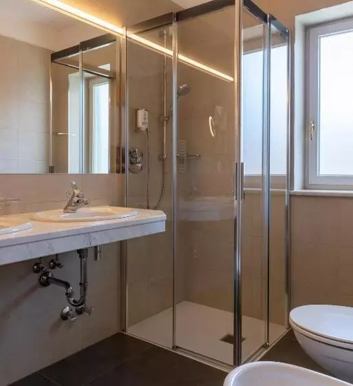 اتاق استاندارد با بالکن, Goldenes Roessl Adults Only