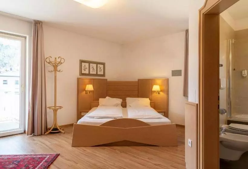 اتاق استاندارد با بالکن, Goldenes Roessl Adults Only