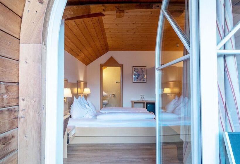 חדר סופריור עם מרפסת, Goldenes Roessl Adults Only