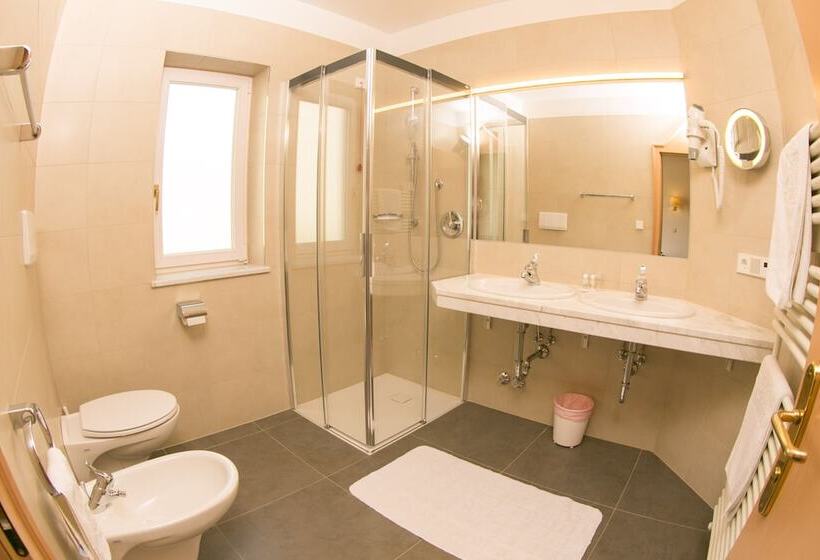 חדר סופריור עם מרפסת, Goldenes Roessl Adults Only