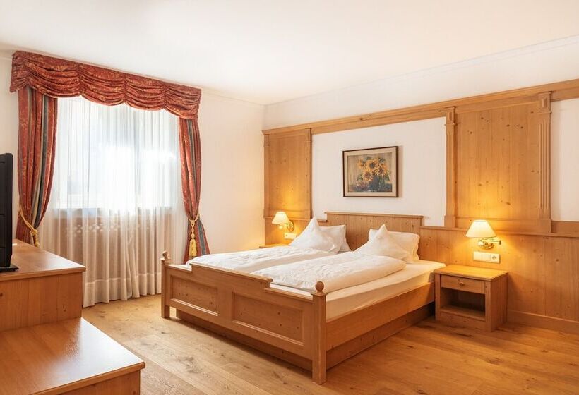 חדר קלאסי, Goldenes Roessl Adults Only