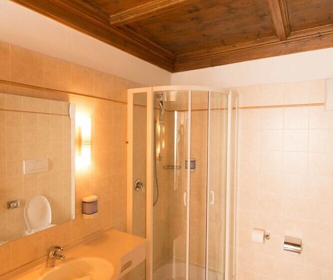 חדר קלאסי, Goldenes Roessl Adults Only