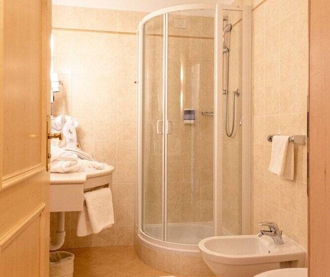 חדר קלאסי, Goldenes Roessl Adults Only