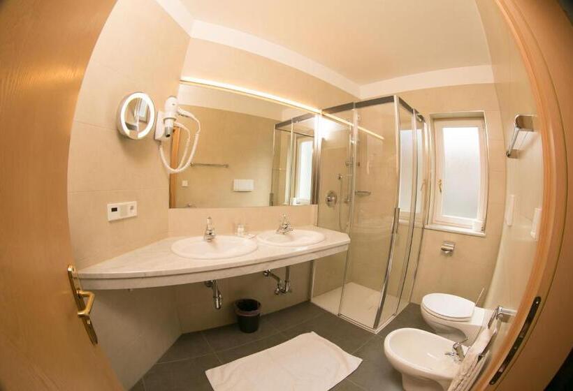 חדר סופריור עם מרפסת, Goldenes Roessl Adults Only