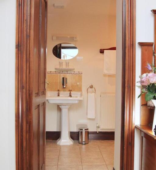 标准间, Haselbury Mill