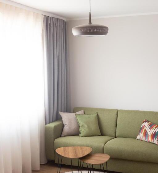 Номер Премиум, Herrnbrod & Ständecke