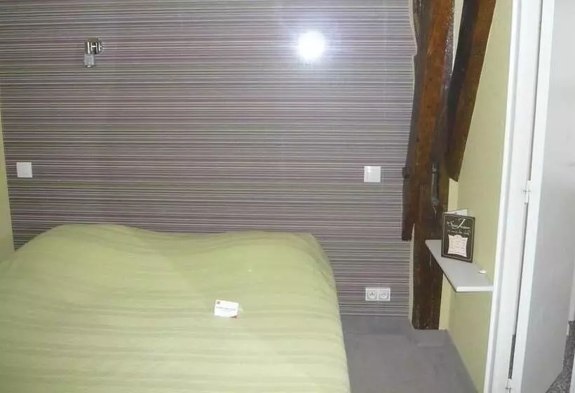 اتاق استاندارد, Hôtel   Restaurant Saint Jacques