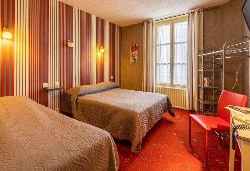 غرفة قياسية ثلاثية, Hôtel   Restaurant Saint Jacques