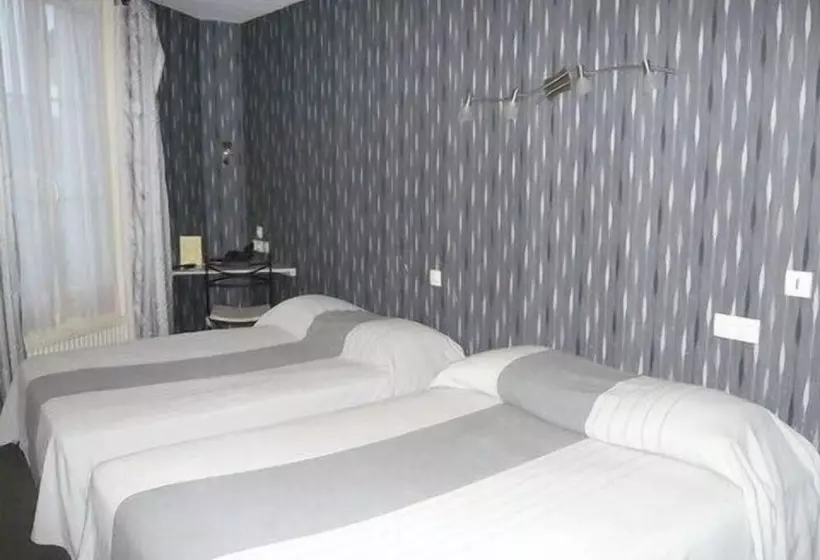 اتاق استاندارد چهار تخته, Hôtel   Restaurant Saint Jacques