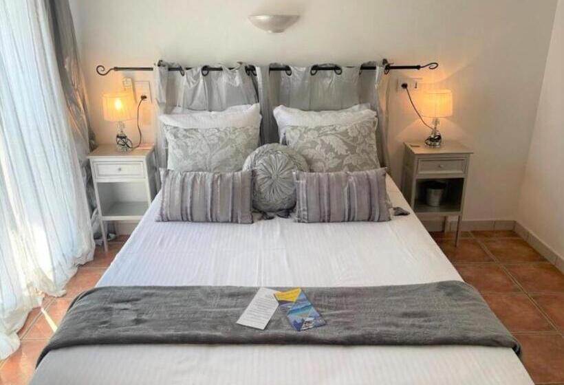 标准三人间, Le Mediterranee