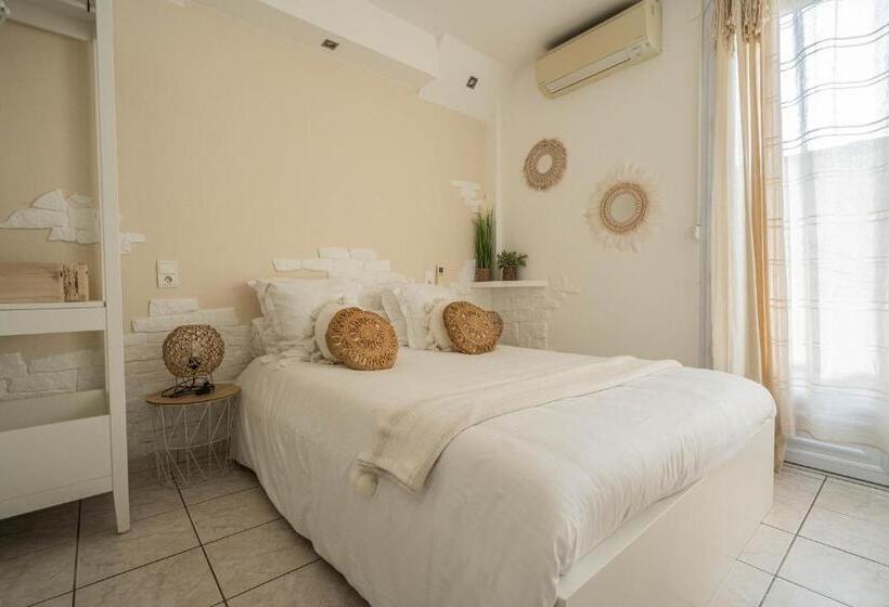 带露台的高档房间, Le Mediterranee