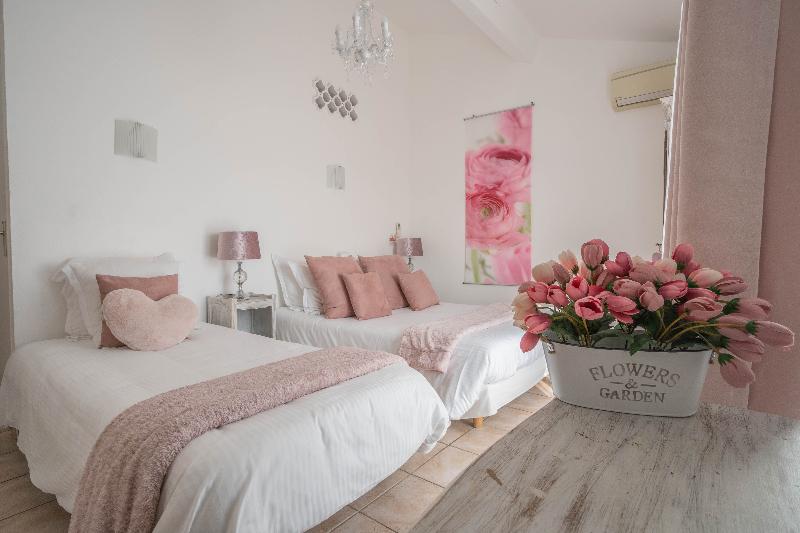 标准三人间, Le Mediterranee