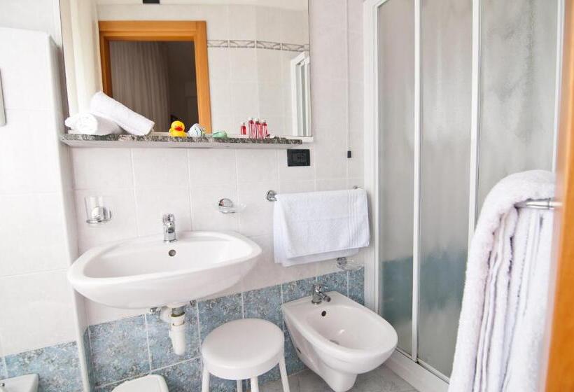 4인용 스탠다드 룸, Milan