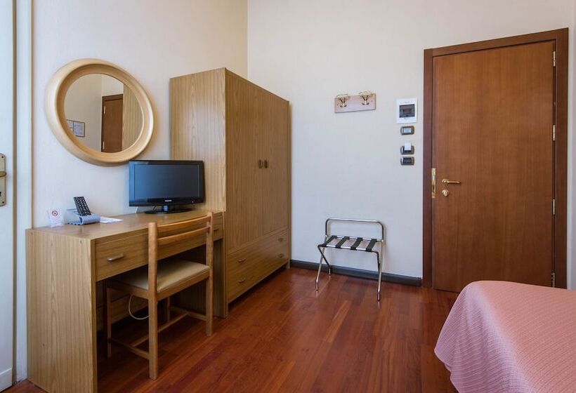 اتاق استاندارد یک نفره, Reale