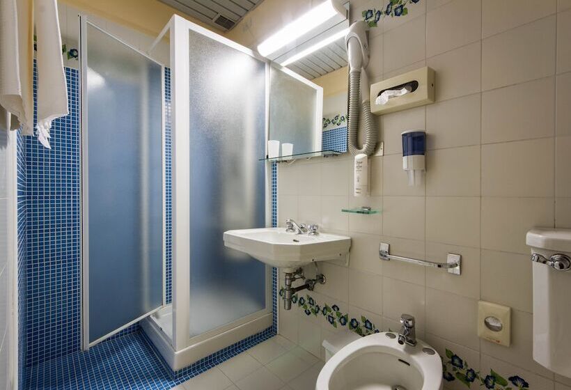 اتاق کلاسیک, Reale