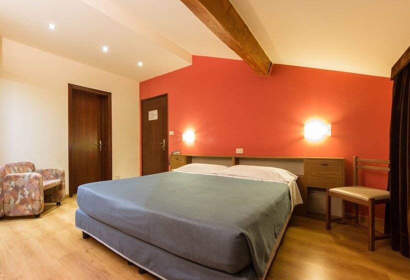 اتاق کلاسیک, Reale