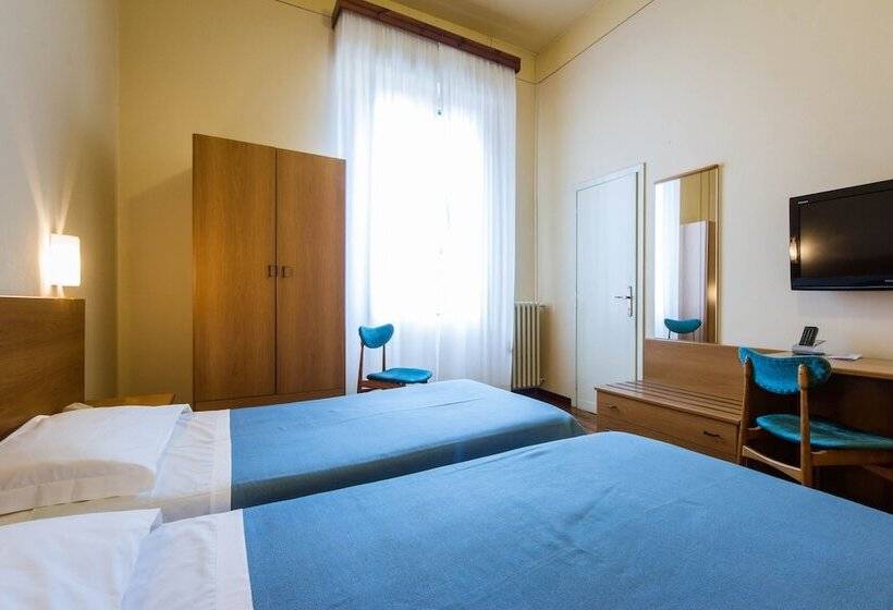 اتاق کلاسیک, Reale