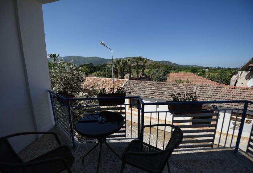 豪华房间, Rebetika Hotel & Bistro