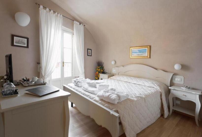 اتاق لوکس, Residenza D Epoca Relais I Miracoli