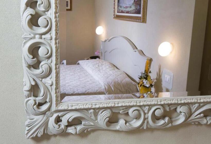 اتاق کلاسیک, Residenza D Epoca Relais I Miracoli