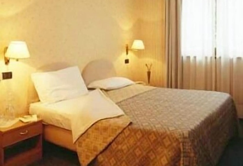 غرفة قياسية, Ristorante La Lanterna