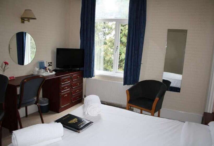 חדר משפחתי, Uno Hotel Thames