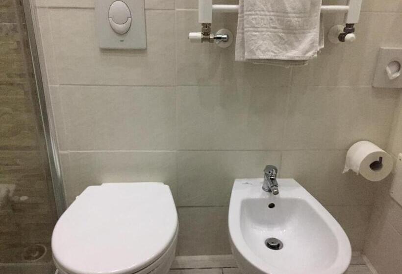 Standard Single Room, Viking