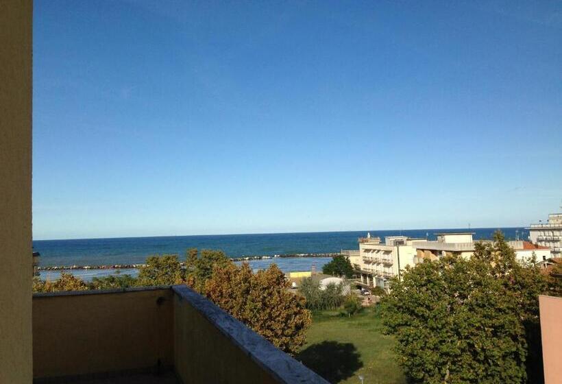 Standard Single Room, Viking