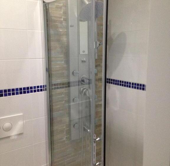 Standard Single Room, Viking