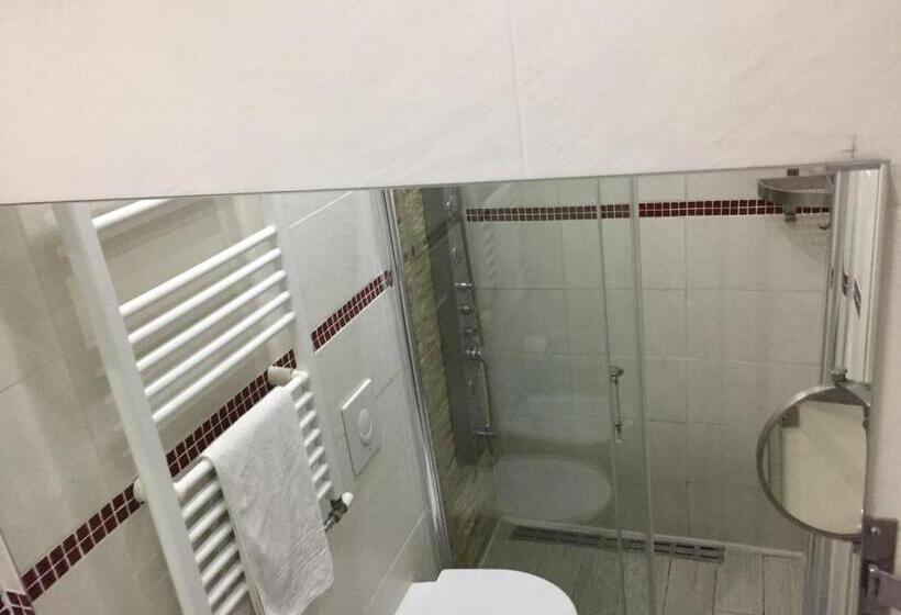 Economy Triple Room, Viking