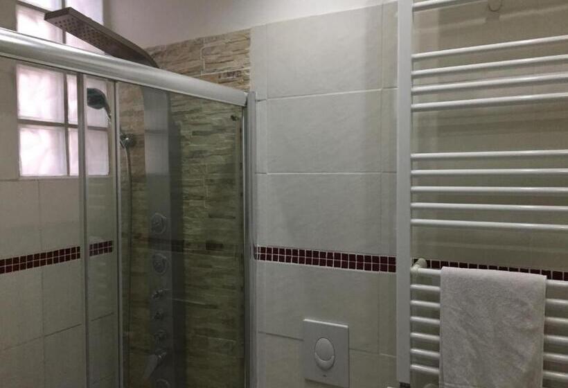 Economy Triple Room, Viking