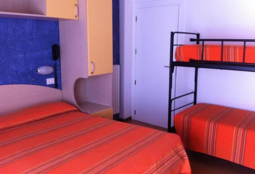 Economy Quadruple Room, Viking