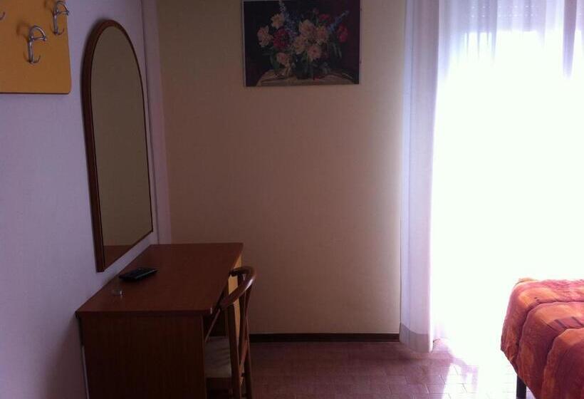 Standard Single Room, Viking