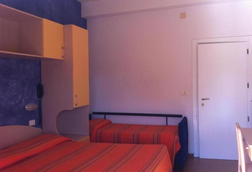 Economy Triple Room, Viking