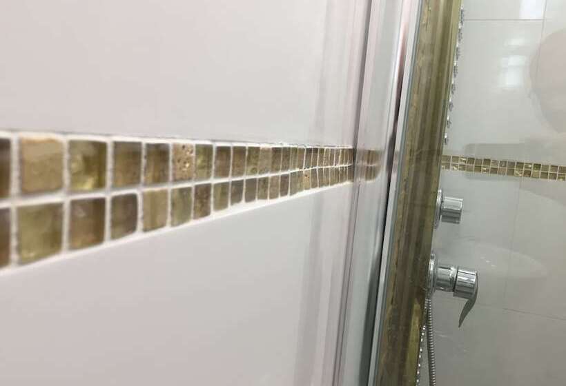 Standard Single Room, Viking