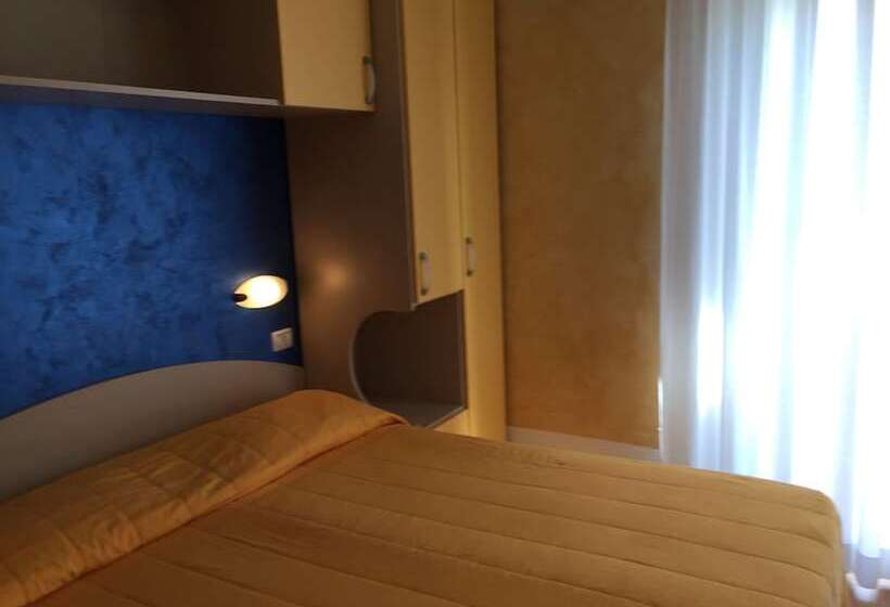 Standard Single Room, Viking