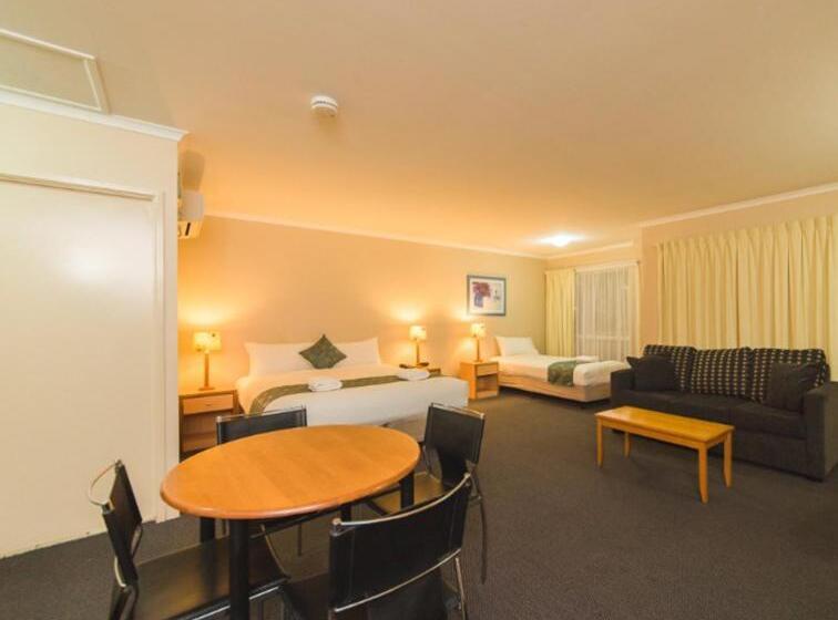 패밀리 룸, Harbour Sails Motor Inn